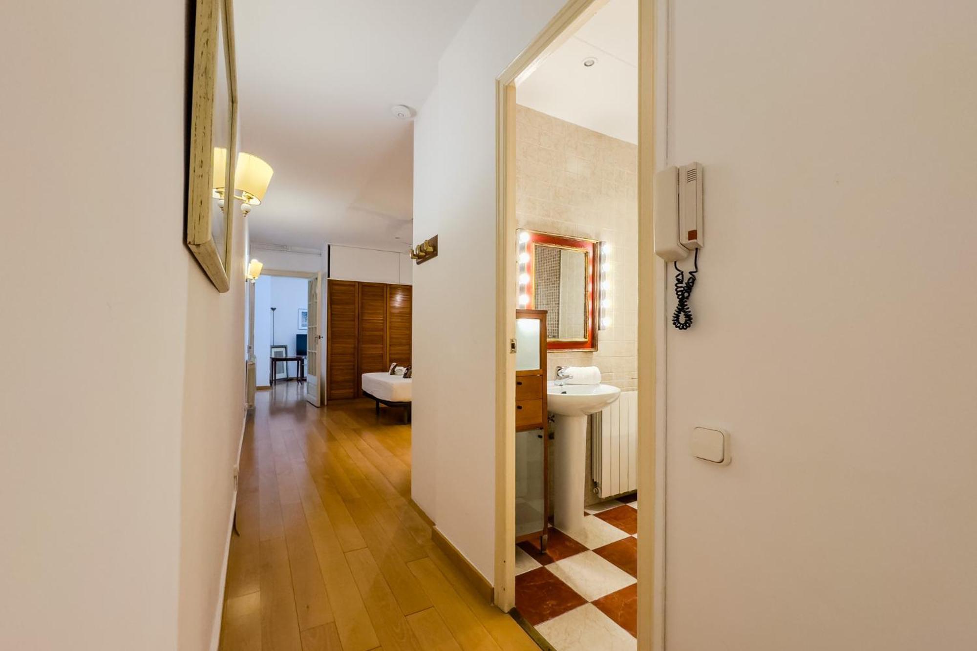 Enrique Granados Apartment บาร์เซโลนา ภายนอก รูปภาพ